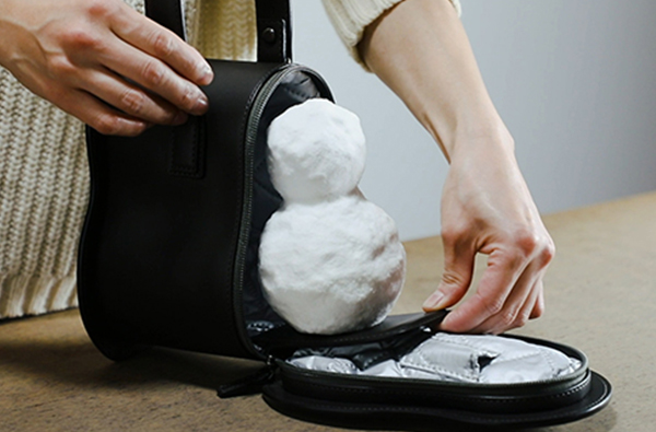 土屋鞄職人再展玩心， 「雪人專屬皮革袋」登場，實現把雪人帶回家的夢想！