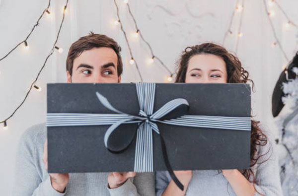 情人節送禮好困難？原來「禮物壓力」送禮者、收禮者都會有？