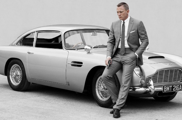 「007」座車都超狂！丹尼爾克雷格收藏跑車大公開，這台竟跟電影裏一樣！