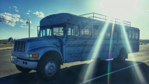 老校車巴士大改造，變身溫馨「移動住宅」！