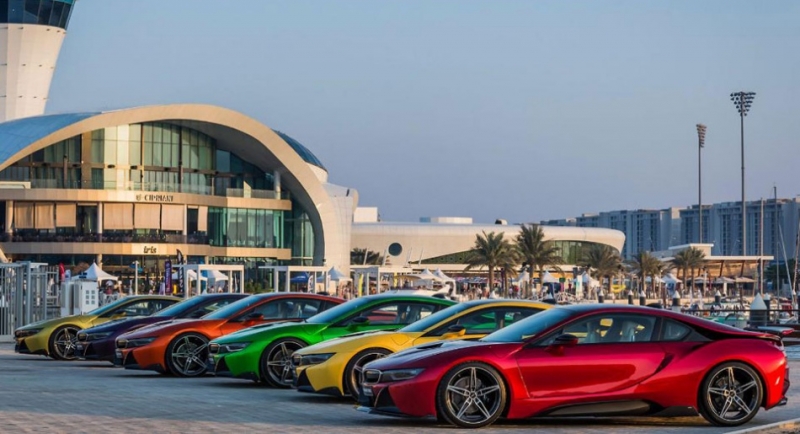 【炫富特輯】阿拉伯土豪專屬！蒐集BMW彩虹色，可惜「七缺一」！
