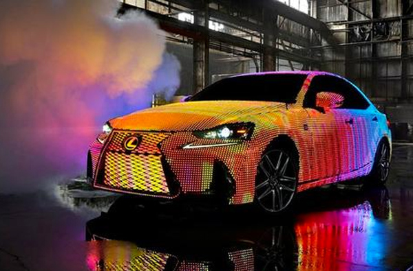 史上最「狂」終極戰士誕生，全新小改款Lexus IS變身超豪華「光影」劇院！