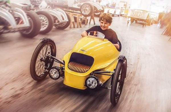三輪電動車跑得居然比超跑還要快？客製化兒童專屬跑車越來越流行！