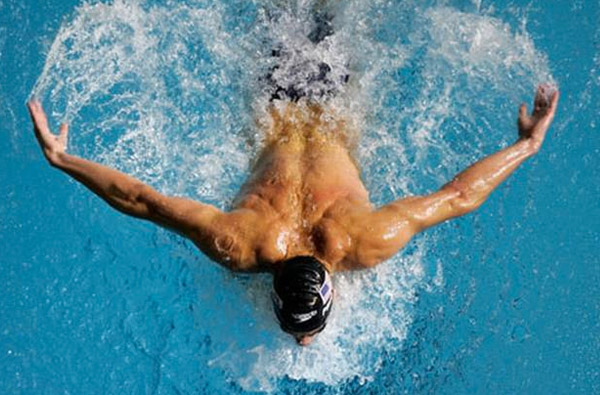 夏日最佳運動！4種「游泳」招式，打造完美胸大肌、人魚線的3D立體線條！