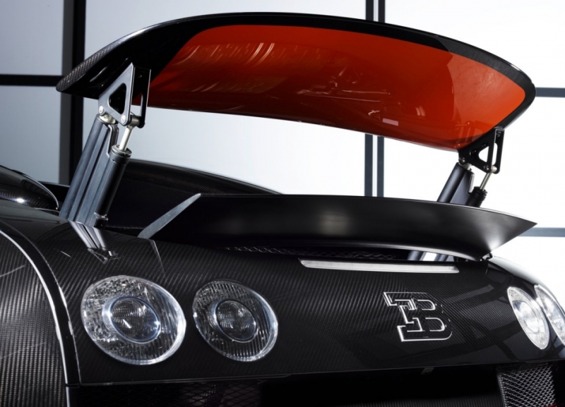 便宜入手初代「山豬王」的最佳機會？Bugatti Veyron Grand Sport Vitesse  1:8 模型車「只要」43 萬即可擁有！