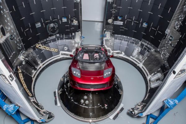 現實「鋼鐵人」就是狂，Elon Musk的Telsa Roadster將要前往火星軌道啦！