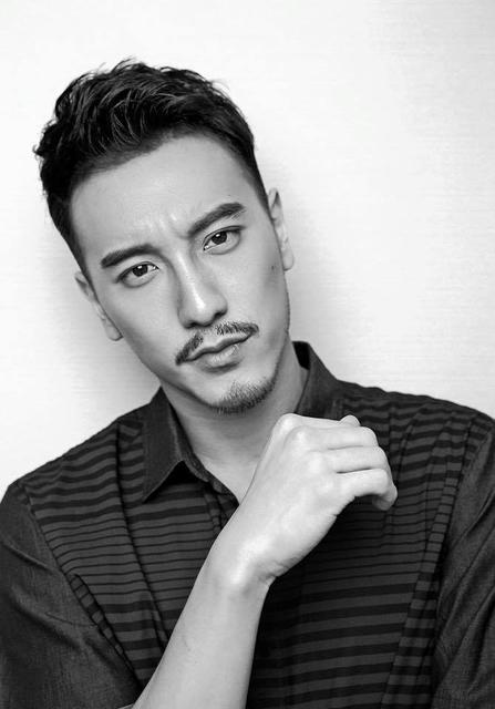 王陽明的八字鬍乾淨俐落