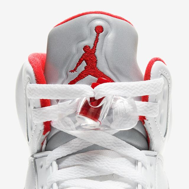 流川楓配色霸氣回歸！Air Jordan 5「Fire Red」經典OG復刻，鞋迷：我還