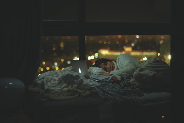 一洗澡就消失半年！10種交友軟體「雷人」，你遇過哪一種？