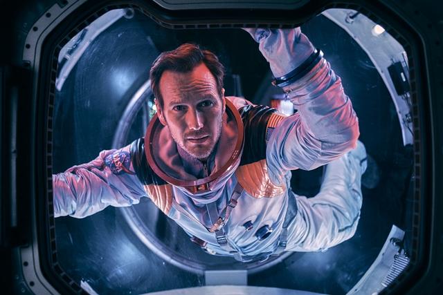 抬起頭！億萬大導強攻春節檔，《月球殞落》億萬美金打造星球對撞場景！