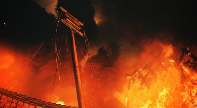 超逼真的大火現場...