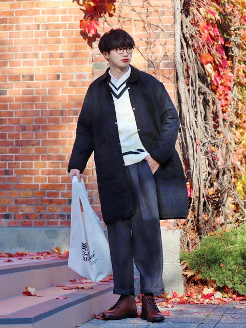 包包才是穿搭靈魂！手提袋超實用、托特包顯文青、小包俐落率性，別讓口袋設計破壞比例