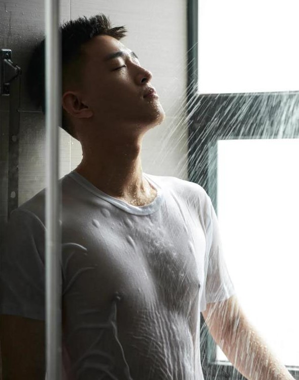 梅雨、雨天怎麼穿？6招「雨天穿搭」秘訣：學生、上班族通勤都適合！