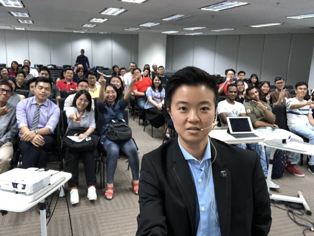 你知道這是什麼嗎?揭密 YouTube 廣告「亞馬遜女」真實身分