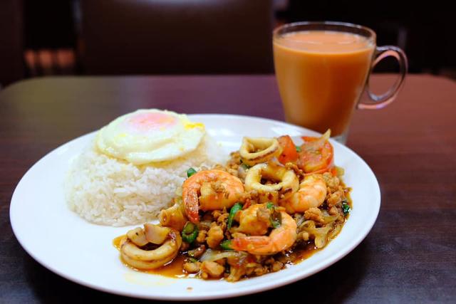 一秒飛泰國!編輯激推 5 家台北「泰式料理」小吃店,打拋豬、椒麻雞實在太經典!